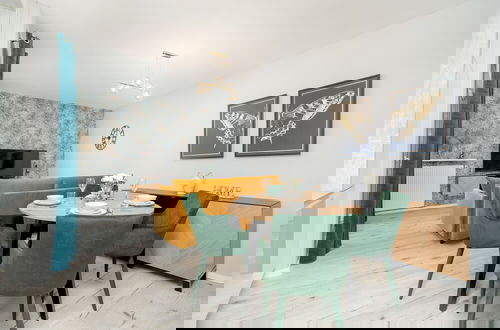 Foto 11 - Apartment With Desk in Poznan by Renters