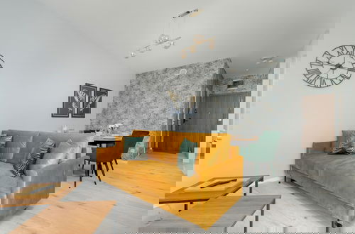 Foto 13 - Apartment With Desk in Poznan by Renters