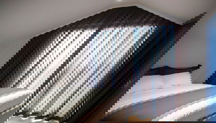Foto 1 - Antique Hills