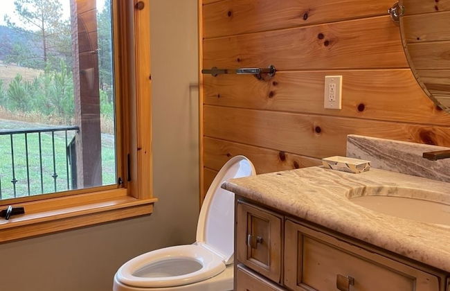 Nature lovers dream! Steps from fishing plus 140 acres of hiking! 4 Bedroom Home by RedAwning - Foto 11