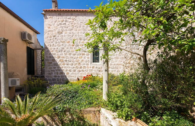 Dvori With Garden, Free Parking Next To Sea - Photo 43