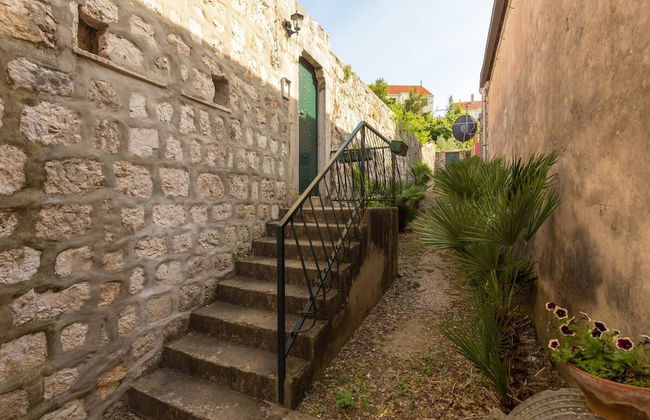 Dvori With Garden, Free Parking Next To Sea - Photo 29