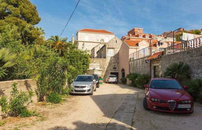 Dvori With Garden, Free Parking Next To Sea - Photo 31