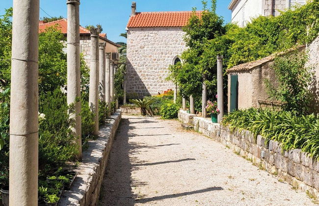 Dvori With Garden, Free Parking Next To Sea - Photo 33