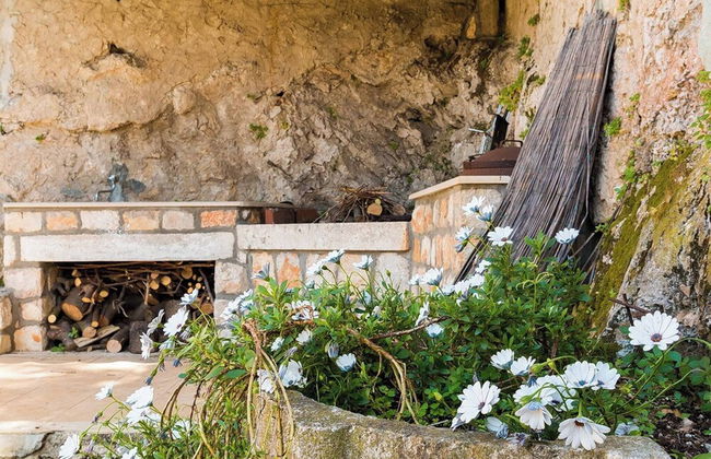 Dvori With Garden, Free Parking Next To Sea - Photo 35