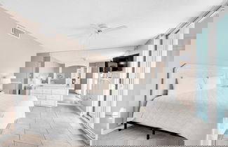 Foto 3 - Tristan Towers Unit 9B
