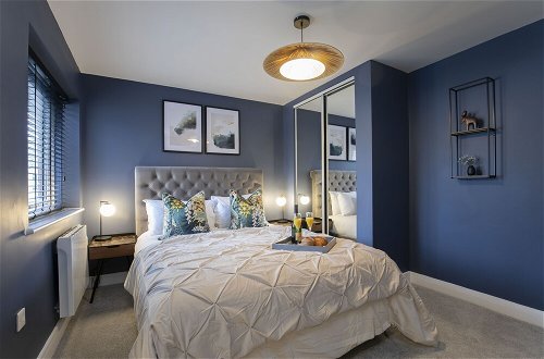 Foto 1 - Elliot Oliver - Exquisite 2 Bedroom Apartment With Garden, Parking & EV Charger