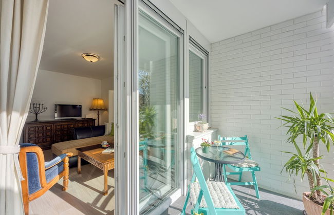 West Oasis With Terrace - Photo 11