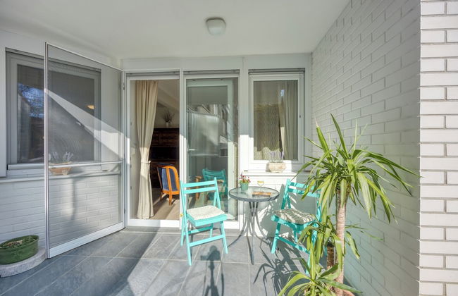 West Oasis With Terrace - Photo 10