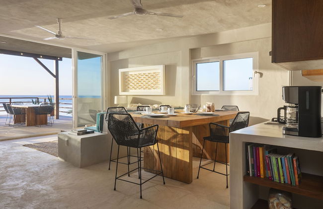 Three Bedroom Condo Steps From the Beach - Foto 13