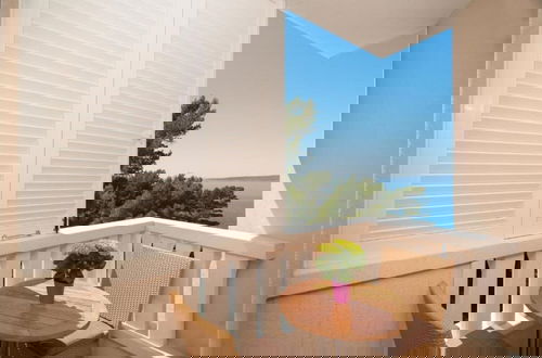 Foto 1 - Beachfront Luxury Condos - R10-302