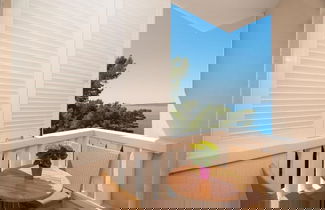 Foto 1 - Beachfront Luxury Condos - R10-302