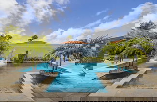 Foto 1 - NEW Modern 4BR 4 5BA w Pool Outdoor Dining