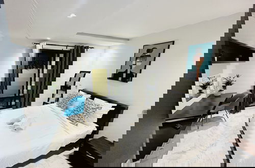 Foto 2 - StayInn Maarif Downtown