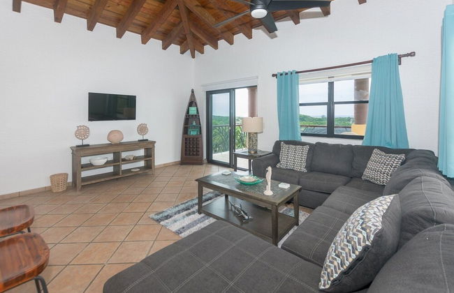 Pineapple Villa 442 2 Bedroom Condo by RedAwning - Photo 9