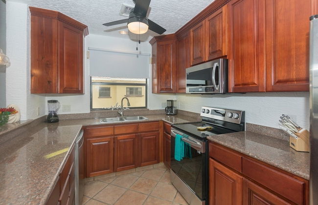 Pineapple Villa 442 2 Bedroom Condo by RedAwning - Photo 6