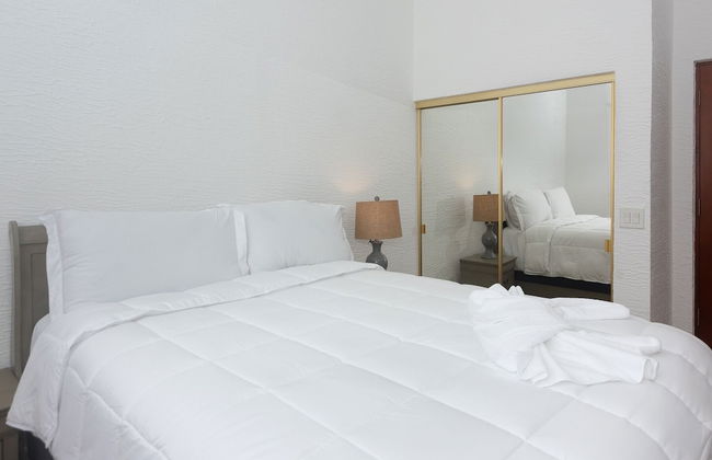 Pineapple Villa 442 2 Bedroom Condo by RedAwning - Photo 4