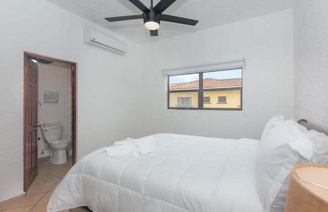 Pineapple Villa 442 2 Bedroom Condo by RedAwning - Photo 5