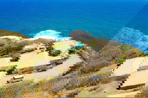 Foto 25 - Sprawling Villa With Uninterrupted Sea Views - Equinox 4 Bedroom Villa by RedAwning