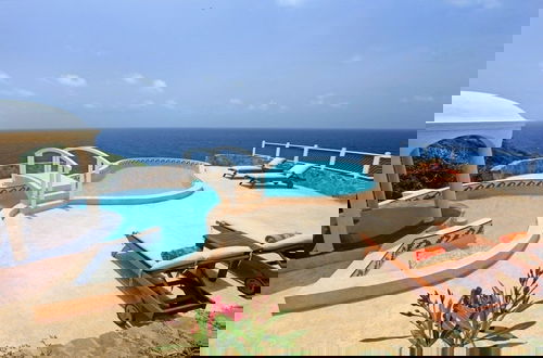 Foto 1 - Sprawling Villa With Uninterrupted Sea Views - Equinox 4 Bedroom Villa by RedAwning