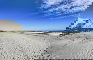 Foto 2 - Central Cocoa Beach Condo w/ View, Steps to Beach