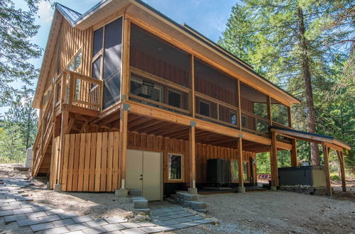 Photo 2 - Modern Leavenworth Cabin w/ Hot Tub, Games & More