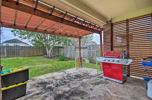 Photo 29 - Spacious Richmond Getaway w/ Grill