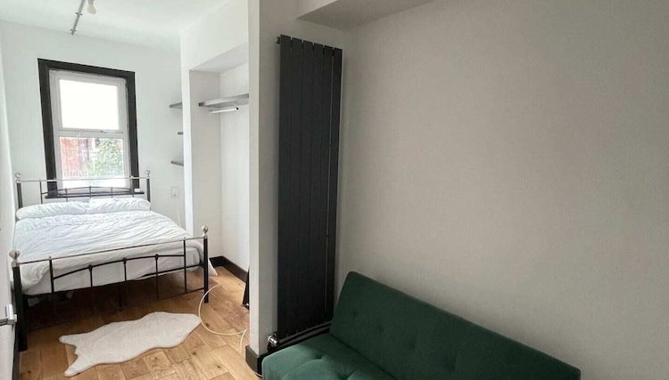 Photo 1 - Compact Studio Flat - 12 Minutes From Shoreditch