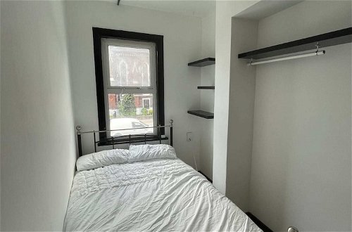 Photo 2 - Compact Studio Flat - 12 Minutes From Shoreditch