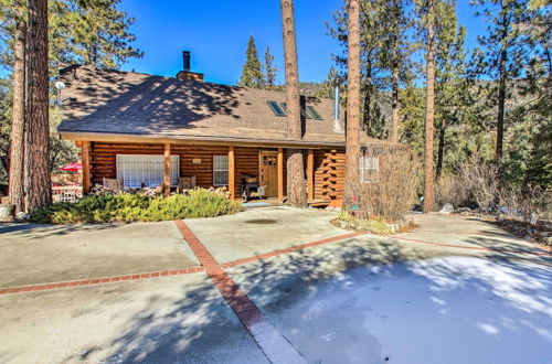 Photo 4 - Pine Mountain Club Log Home w/ Deck + Grill