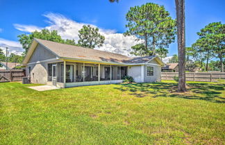 Foto 2 - Navarre Home w/ Game Area + Screened-in Porch