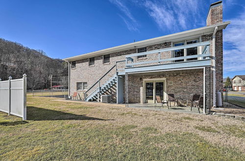 Photo 23 - Cozy Vacation Rental Home Near Watauga Lake