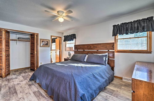 Photo 32 - Cozy Vacation Rental Home Near Watauga Lake