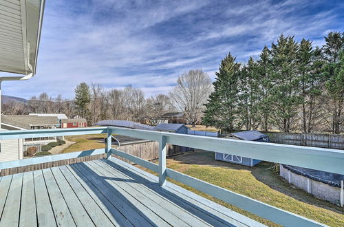 Photo 25 - Cozy Vacation Rental Home Near Watauga Lake