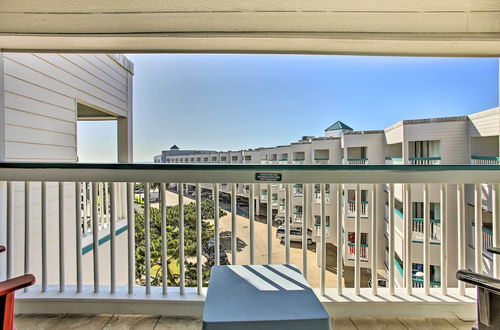 Foto 21 - Galveston Retreat w/ Balcony & Gulf Views