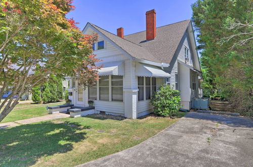 Foto 7 - Spacious Lanett Haven w/ Sunroom + Large Deck