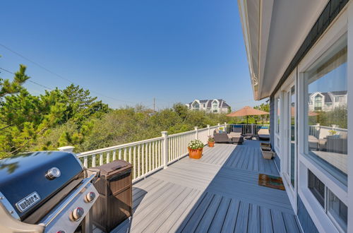 Foto 27 - Westhampton Beach Home w/ Deck + Ocean Views