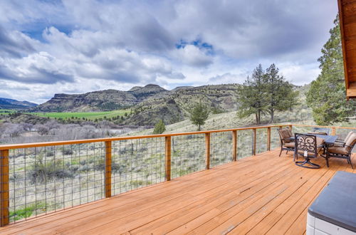 Photo 22 - Stunning Hilltop Home by John Day Fossil Beds