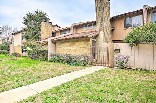 Photo 19 - Pet-friendly Dallas Townhome w/ Outdoor Grill