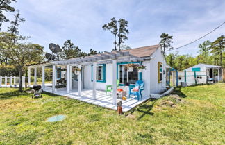 Foto 1 - Oceanfront White Stone Cottage w/ Private Beach