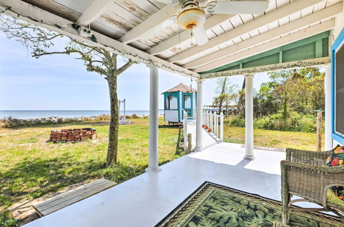 Photo 17 - Oceanfront White Stone Cottage w/ Private Beach