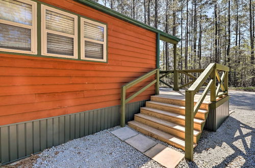 Photo 19 - Family-friendly Cabin ~ 5 Mi to Dtwn New Bern