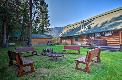 Photo 6 - Custom Bitterroot Valley Cabin w/ Hot Tub & Views