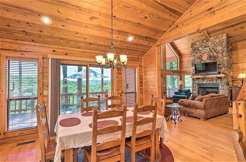 Foto 4 - Peaceful Cabin w/ Deck + Scenic Mtn Views