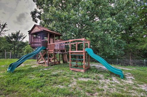 Photo 4 - 'grace Place' Clark House on Farm: Shared Hot Tub