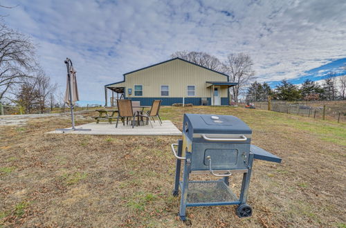 Photo 16 - 'grace Place' Clark House on Farm: Shared Hot Tub