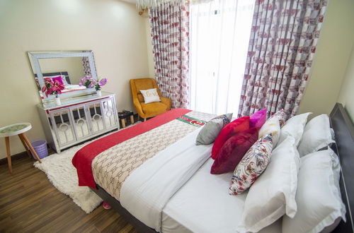 Photo 5 - Lux Suites Silver Habor Apartments