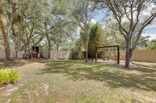 Photo 12 - Contemporary Brandon Home w/ Pool & Game Room