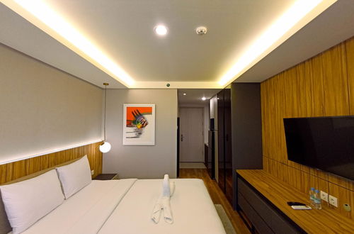 Photo 1 - Cozy Studio Room At Mataram City Apartment