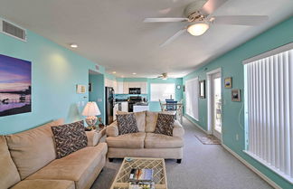 Foto 2 - Beachfront Cedar Key Condo w/ Pool, Spa & Views